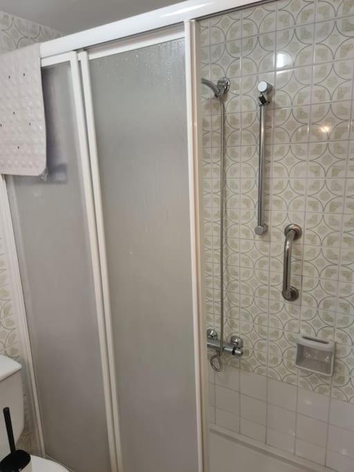 Perforaciones Y Rozas Fernandez Suarez Sl Appartement León Buitenkant foto